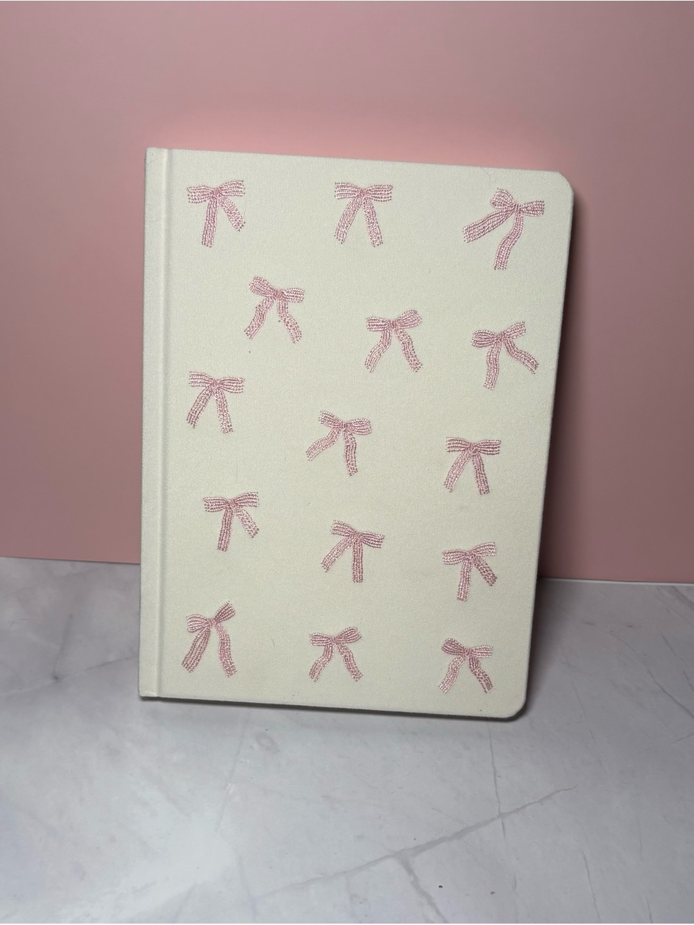 🎀 Pink Bow Pattern Journal